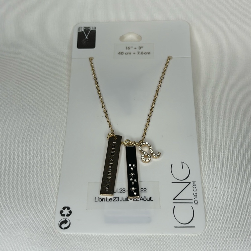 Icing Leo Necklace Gold